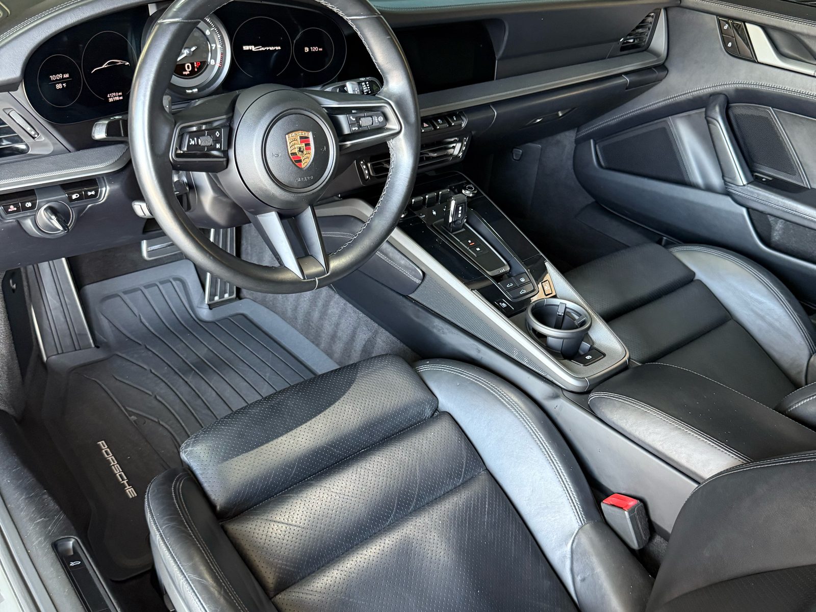 Porsche 911 interior